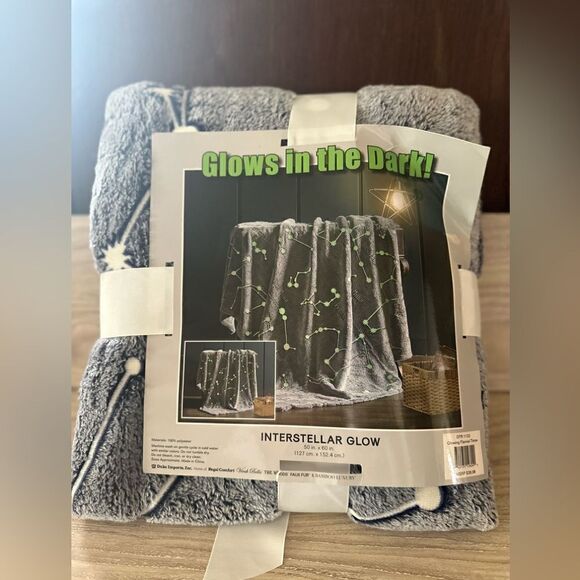 Glow in the dark constellation blanket - Picture 1 of 6